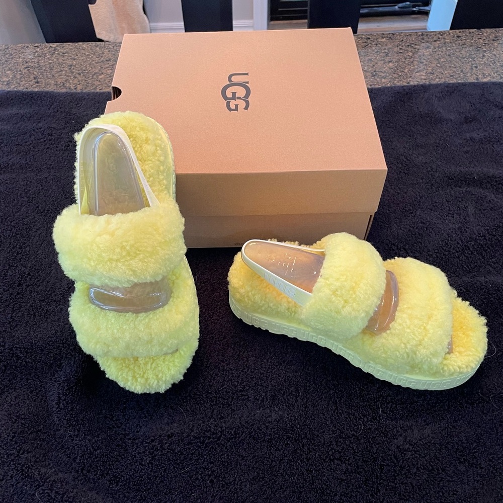 PRICE DROP! UGG Fluffita slippers/sandals - size 9 - NIB
